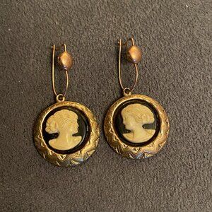 vintage cameo earrings